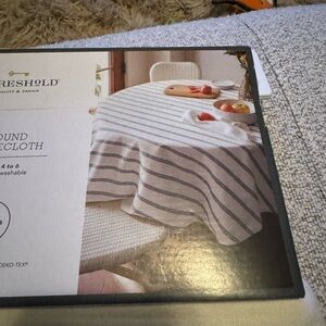 Threshold Round 70" Tablecloth
Stripe Blue White Seats 4 - 6